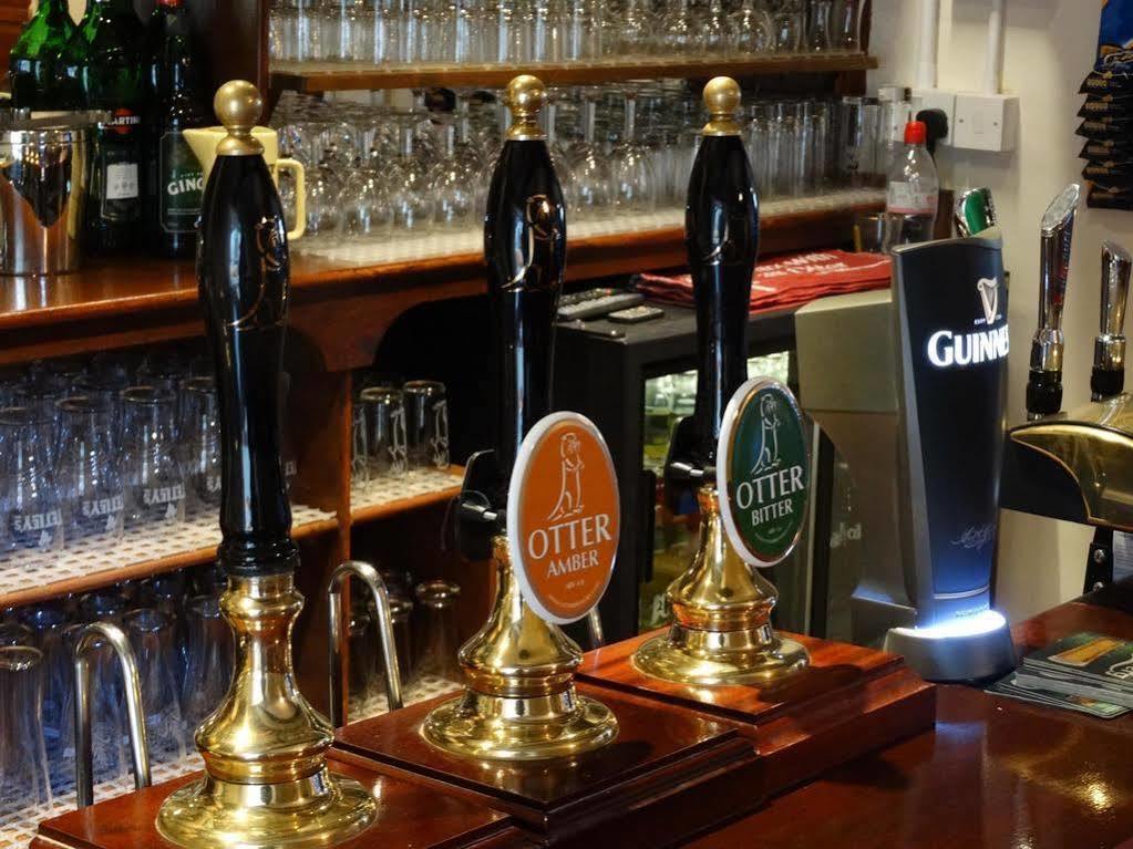 The Red Lion Hotel Oakford Bagian luar foto